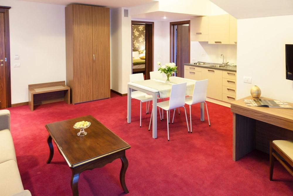 Hotel Boutique Belvedere Sinaia Buitenkant foto