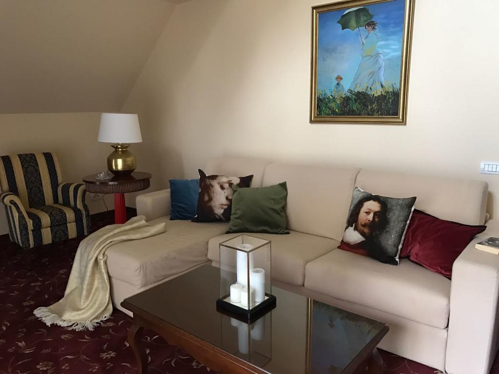 Hotel Boutique Belvedere Sinaia Buitenkant foto