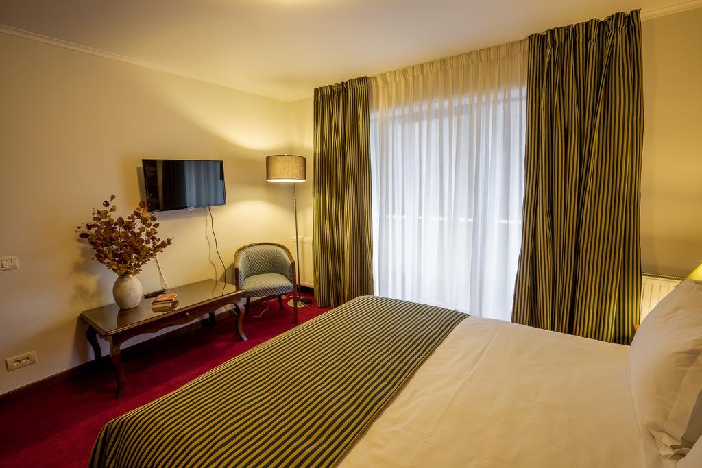 Hotel Boutique Belvedere Sinaia Buitenkant foto