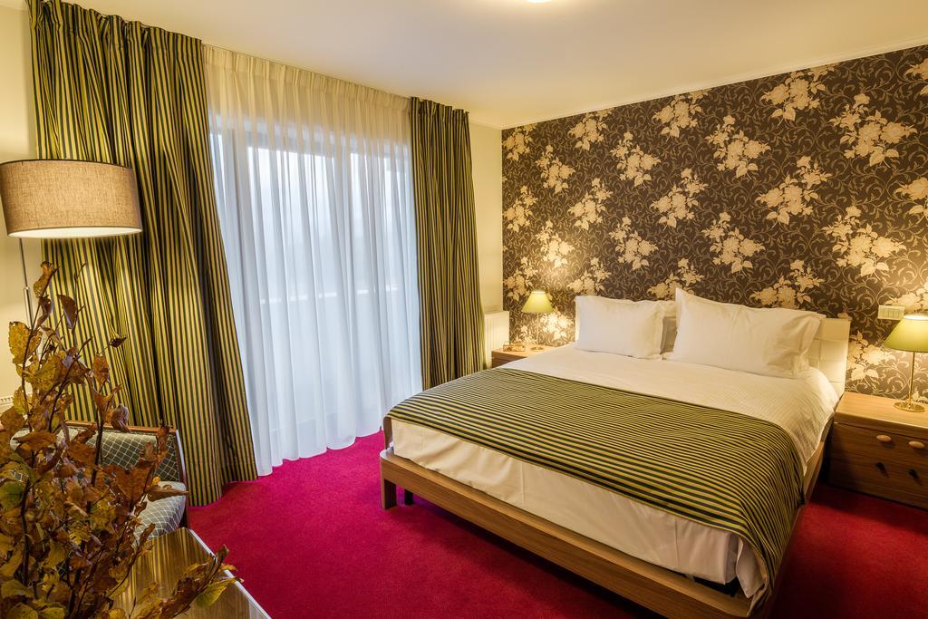 Hotel Boutique Belvedere Sinaia Buitenkant foto