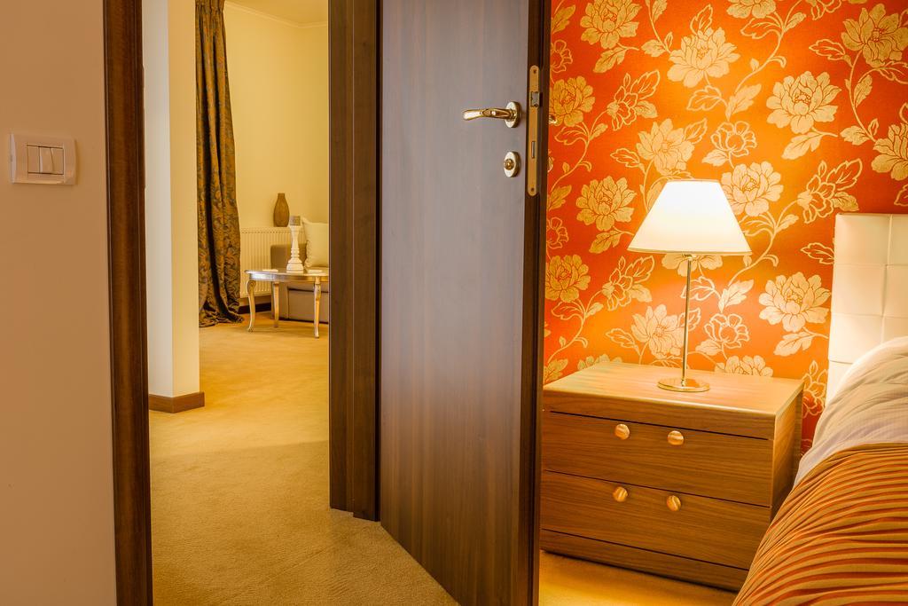 Hotel Boutique Belvedere Sinaia Buitenkant foto
