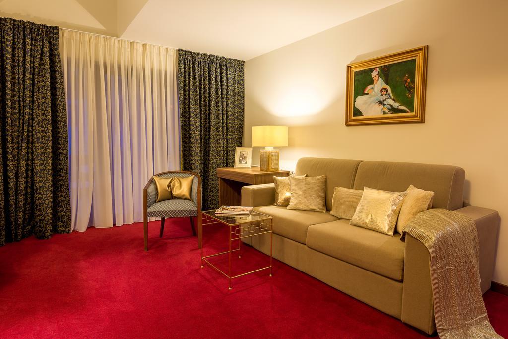 Hotel Boutique Belvedere Sinaia Buitenkant foto