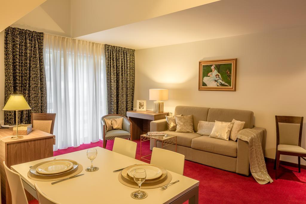 Hotel Boutique Belvedere Sinaia Buitenkant foto