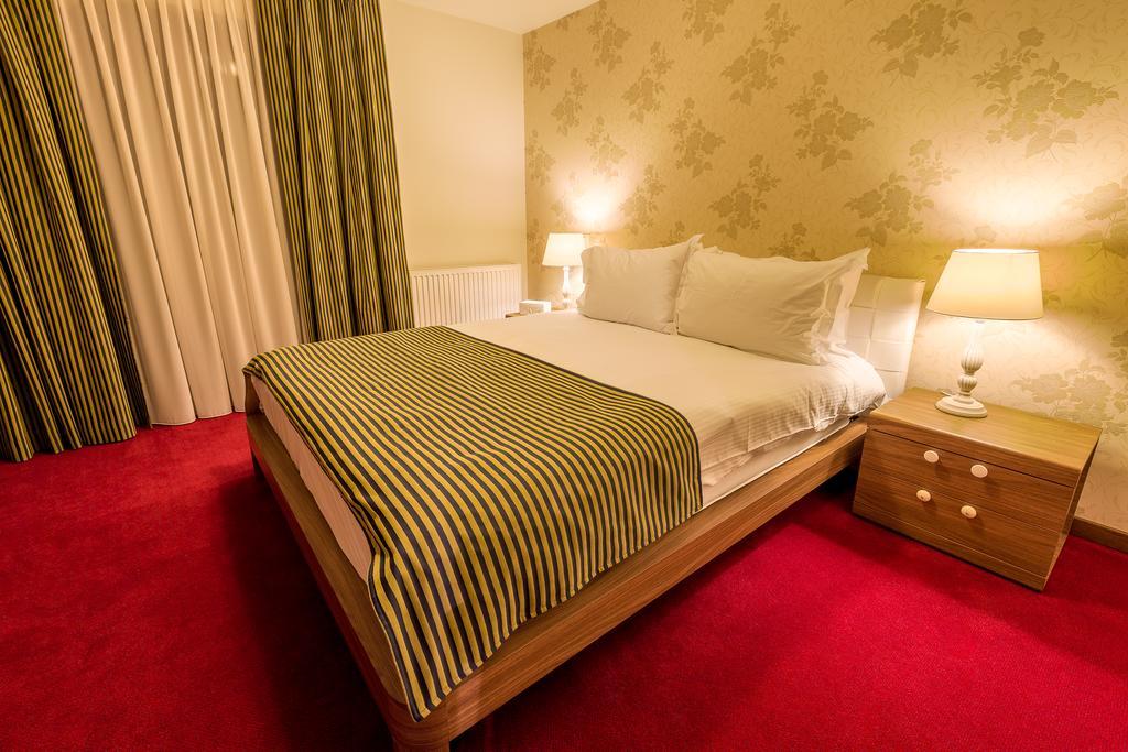 Hotel Boutique Belvedere Sinaia Buitenkant foto