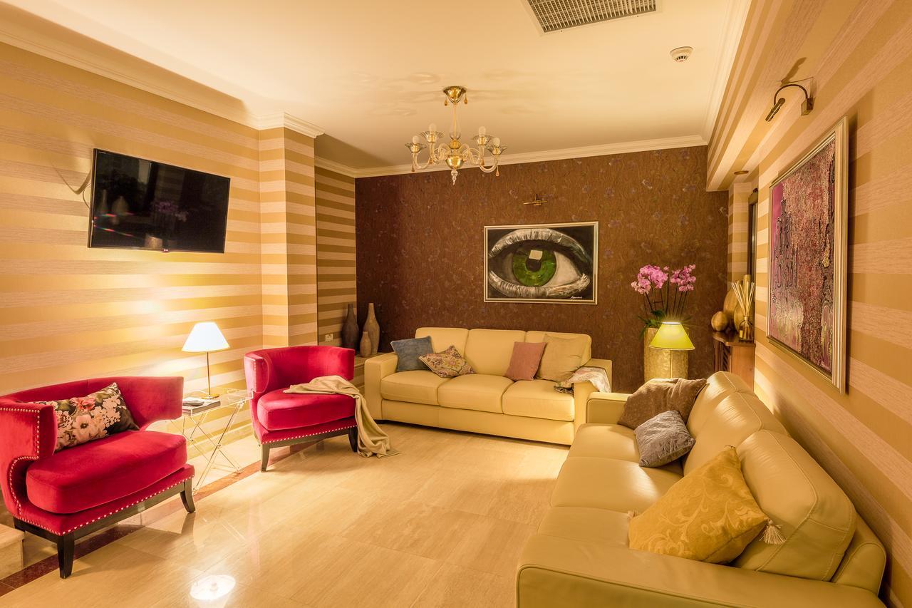 Hotel Boutique Belvedere Sinaia Buitenkant foto
