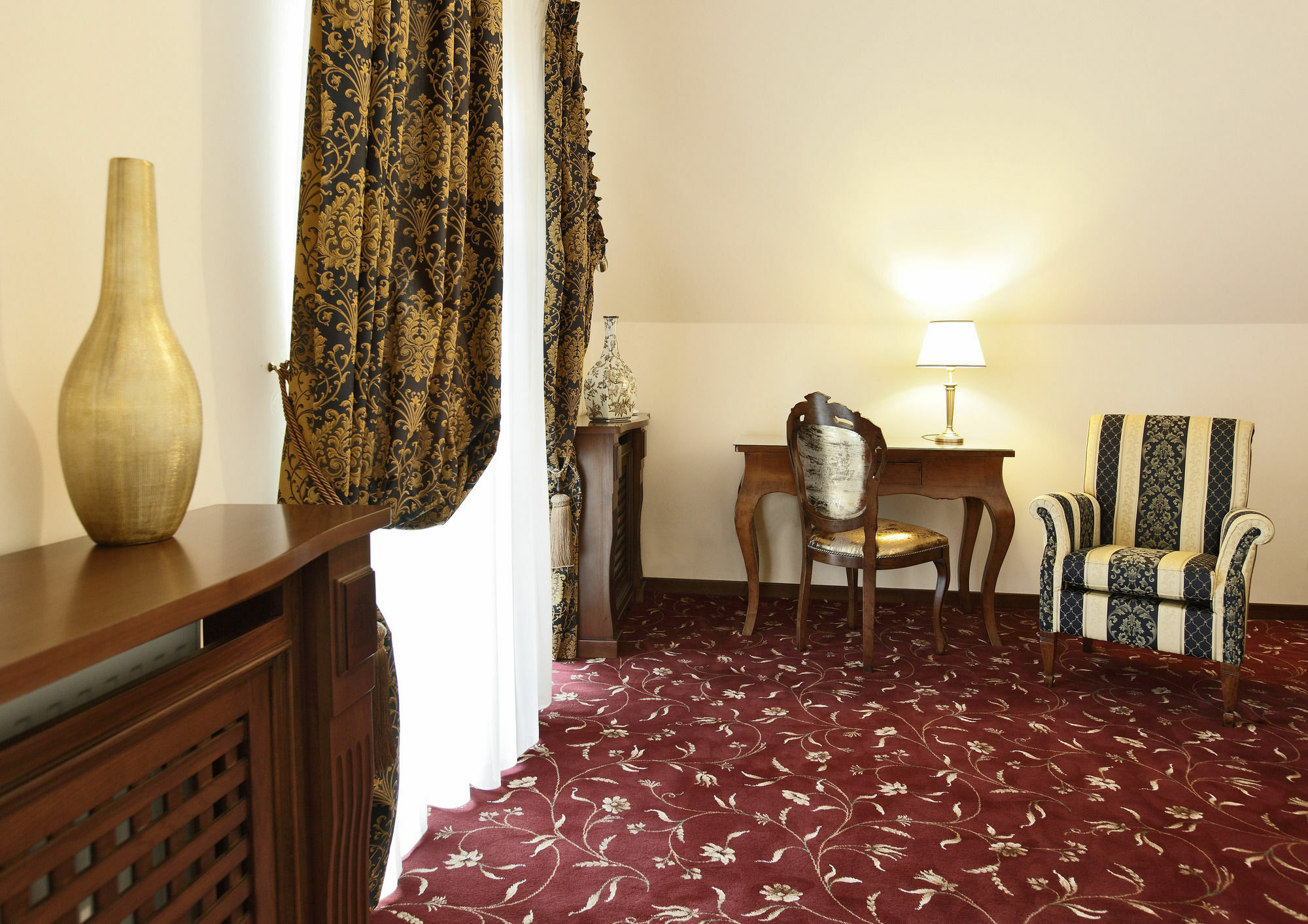 Hotel Boutique Belvedere Sinaia Buitenkant foto