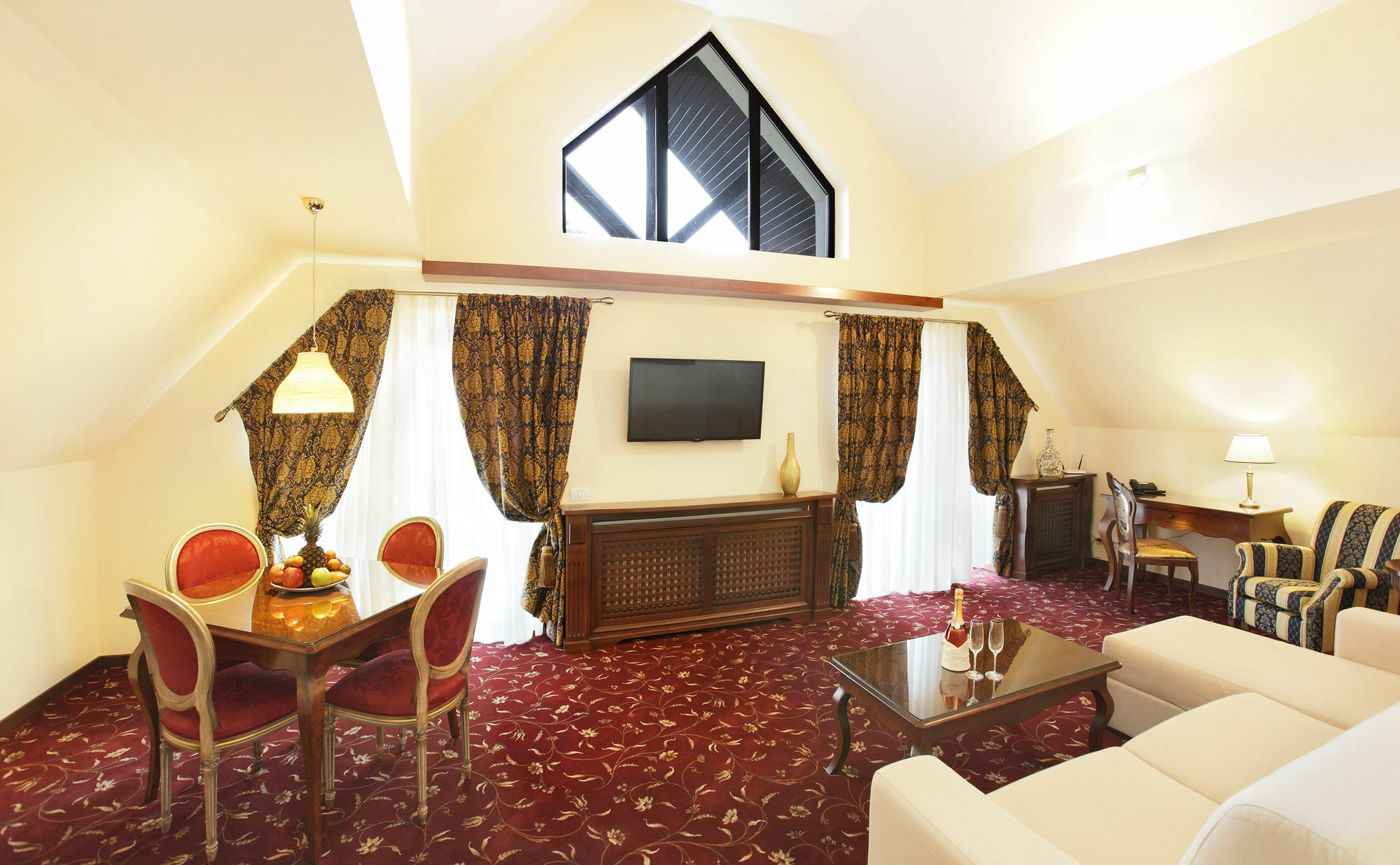 Hotel Boutique Belvedere Sinaia Buitenkant foto